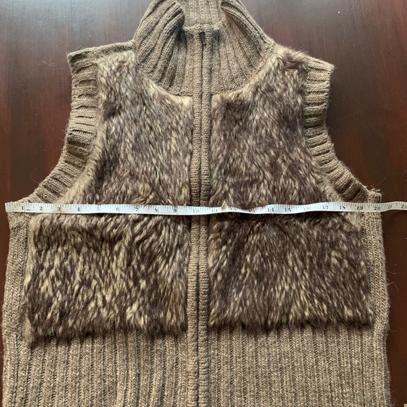 CAbi faux fur vest - Picture 10 of 10